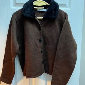 Wool seater with fur collar, brown and black